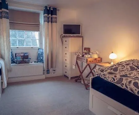 Stone's Throw 4*
